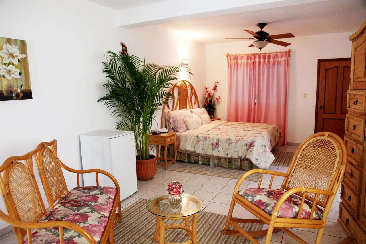 Hostal Casa Blanca Comala Exteriör bild